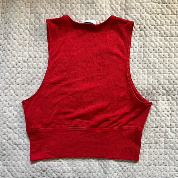 Red top - Picture 2 of 2